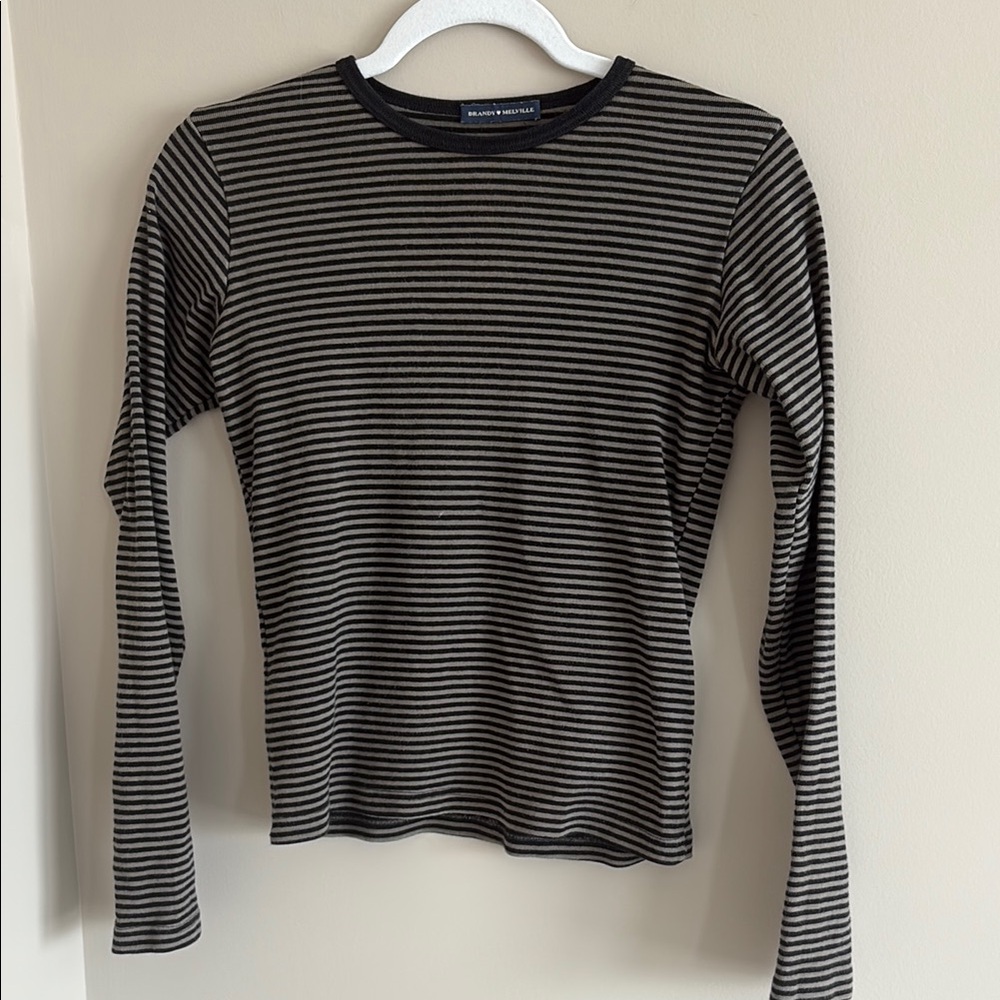 Brandy Melville Black and White Fitted Long Sleeve Tee